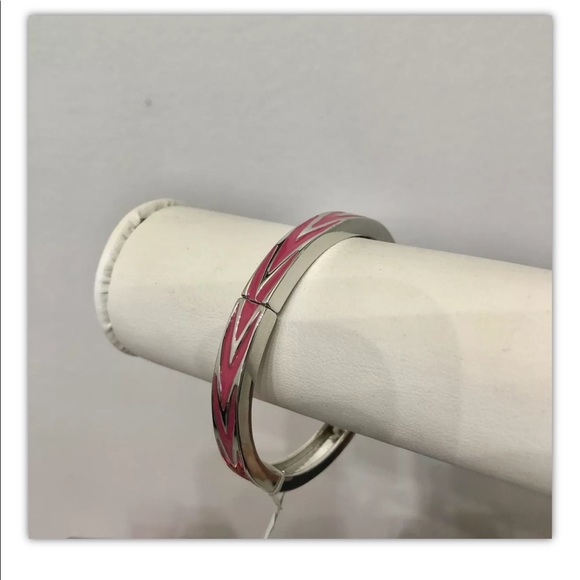 Lia Sophia Fuchsia Silver Tone Chevron Bangle Stretch Women’s bracelet - Picture 7 of 9